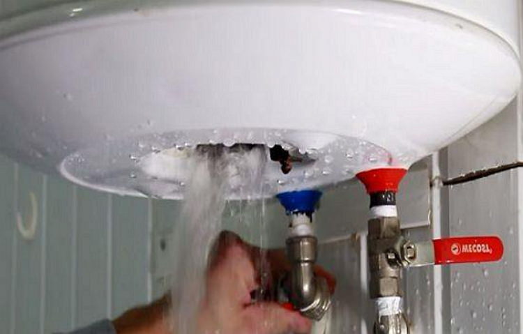 Как слить воду с водонагревателя правильно