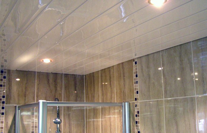 Пластиковый потолок в ванной своими руками: особенности установки